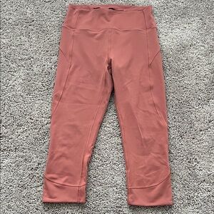Lululemon 17” cropped legging